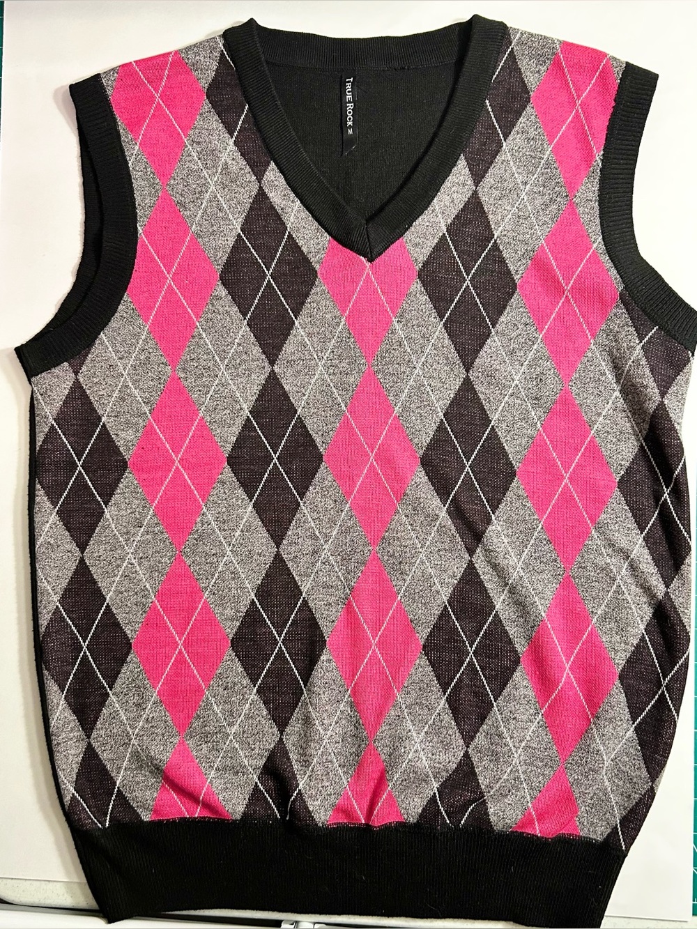 TRUE ROCK Black & Pink Argyle Knit V-Neck Vest